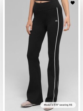ALO Yoga Black Leggings with White Side Stripe size M
